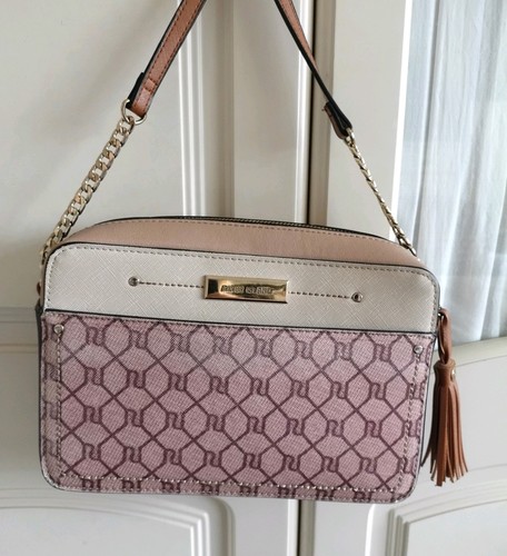 River island cross - island,