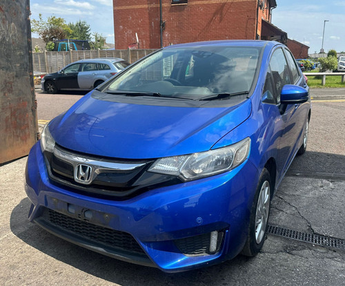 Honda jazz 2015 3 petrol - 1.3,