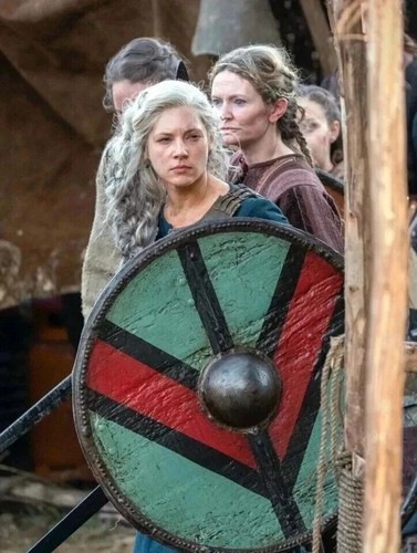 Viking shield battle ready - viking,