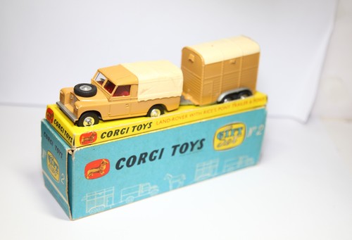 Corgi gift set - 2, land