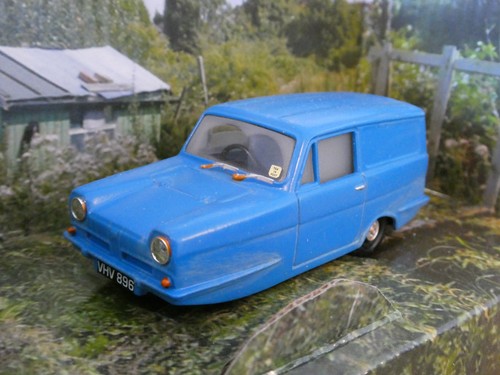 Corgi lledo vanguards reliant - lledo,