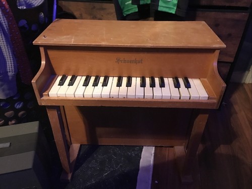 Schoenhut key toy piano - schoenhut, 25-key