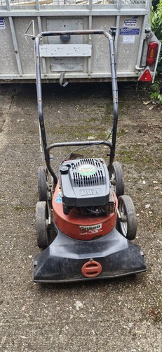 Leaf vacum four wheeled - vacum, like
