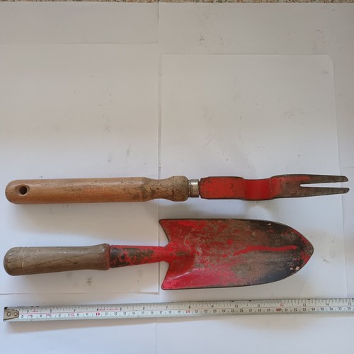 Vintage garden hand trowel - vintage, &