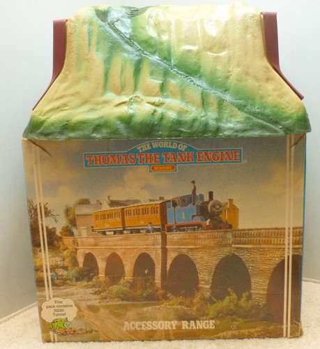 Thomas the tank engine - thomas,