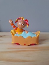 In The Night Garden Upsy Daisy roll along  bed toy