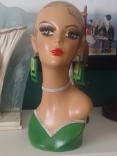 stunning mannequin display