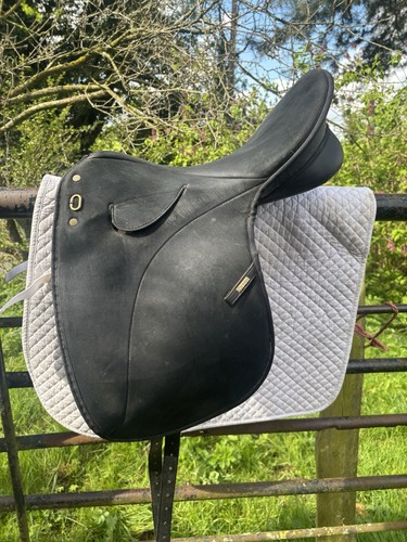 Wintec dressage saddle - wintec,