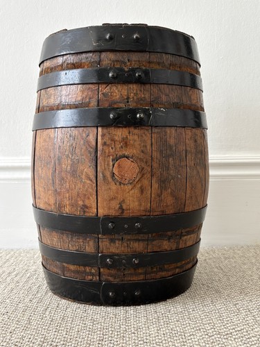 Small size whisky - whisky, barrel