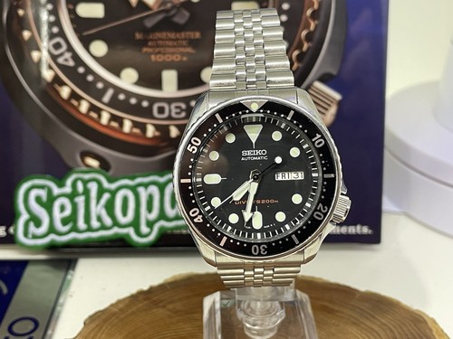 Seiko men black watch - seiko,