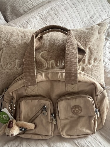 Kipling defea medium - defea, up