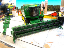 BRUDER.1:16. JOHN DEERE T670i COMBINE HARVESTER.REMOVABLE COMBINE.HEADER.TRAILER