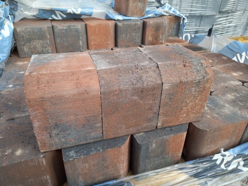 Low kerbs for driveways - for,