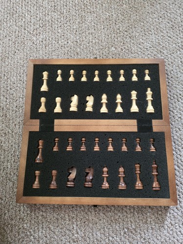 Complete wooden chess set with - complete,