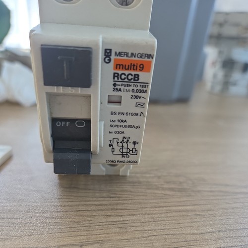 Merlin gerin rccb 25a breaker - gerin,