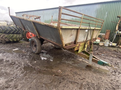 Agricultural tipping trailer - tipping,