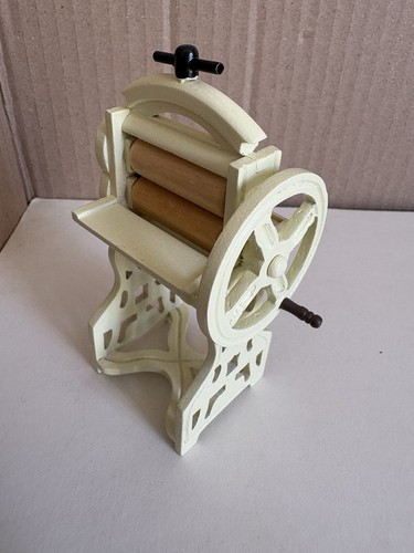 Dolls mangle scale house - mangle, 12