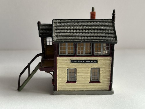 Hornby n8003 signal box - n8003,