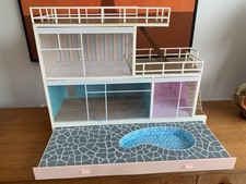 Lundby Modern Stockholm Dolls House With Swimming Pool