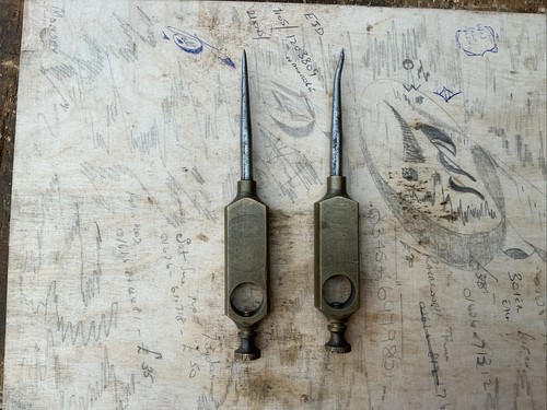 Pair trammel ends - of,