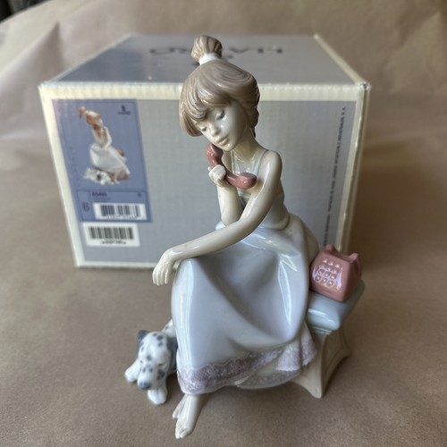 Lladro 05466 chit chat girl - chit,