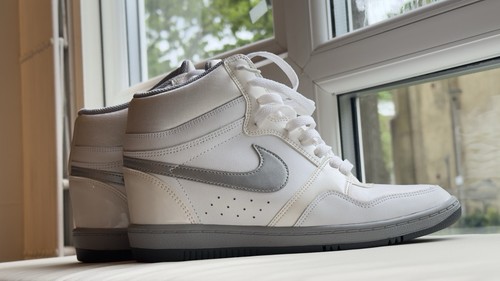 Rare 2010 new nike - 2010’s, hidden