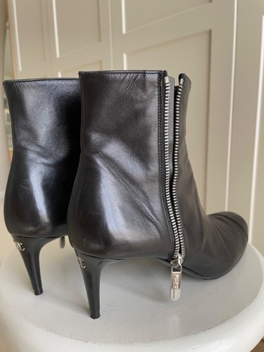 Chanel balck leather logo - leather,