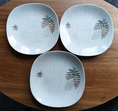 Three meakin side plates - j,