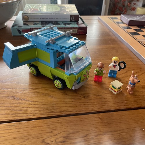 Scooby doo mystery machine - doo,