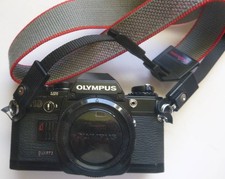 OLYMPUS OM-10 QUARTZ SLR