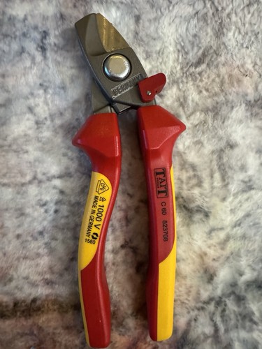 Insulated angled cable shears - ,