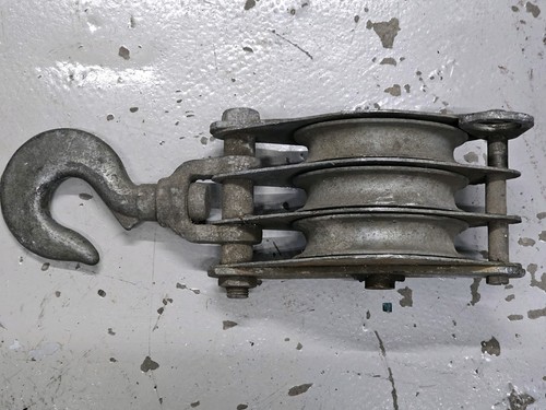 Vintage tripple sheave pulley - tripple,