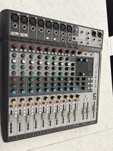 Soundcraft signature mixer - 12,