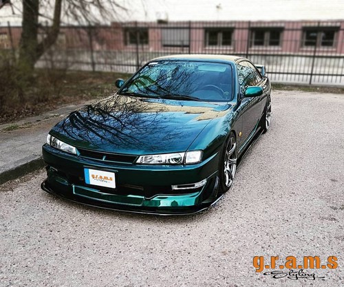 Front bumper splitter lip - /,