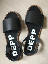 DEPP Women's Black Leather