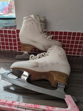 Edea Chorus Ice Skate Figure