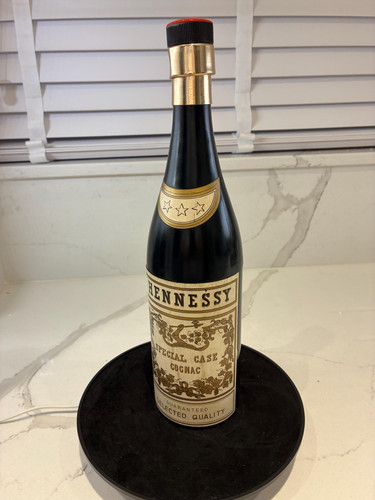 Hennessy co plexiglass - &,
