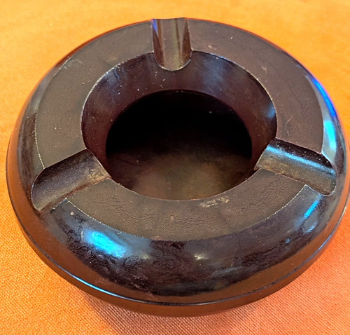 Vintage round bakelite - round,