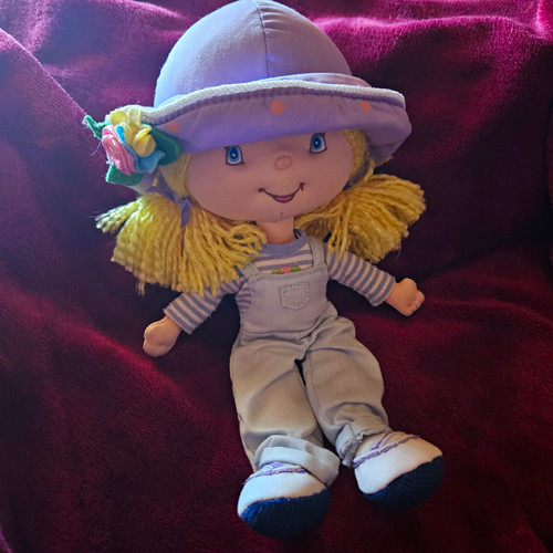 Strawberry shortcake angel - strawberry,