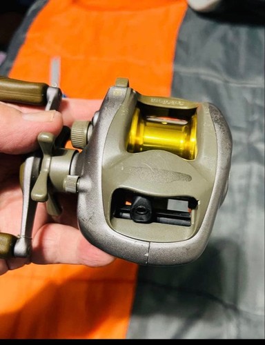 Daiwa bait reel - reel, right