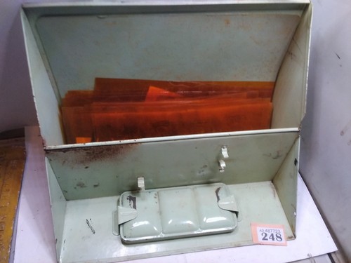 Vintage artist paint box - vintage,