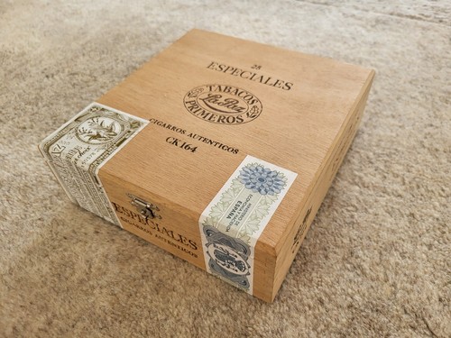 Vintage wooden empty cigar box - wooden,