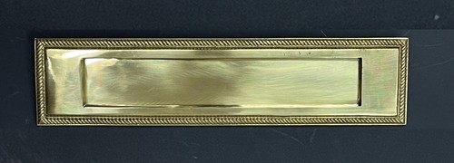 Letter plate box - /,