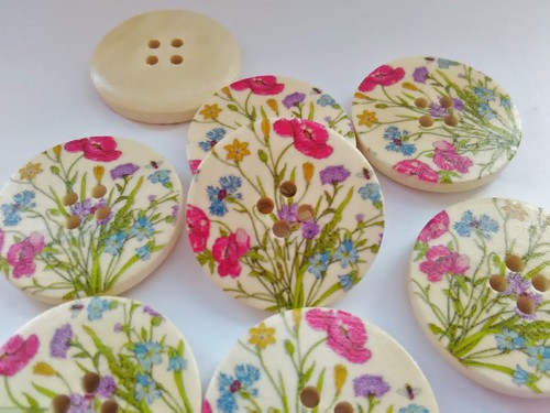 Large wild flower buttons - 4,