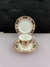 Royal Crown Derby Border A1253