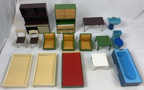 Vero gdr dolls house - dolls, furniture