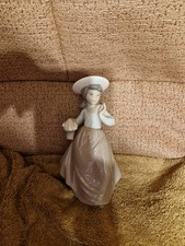 Nao by Lladro "Young Girl With