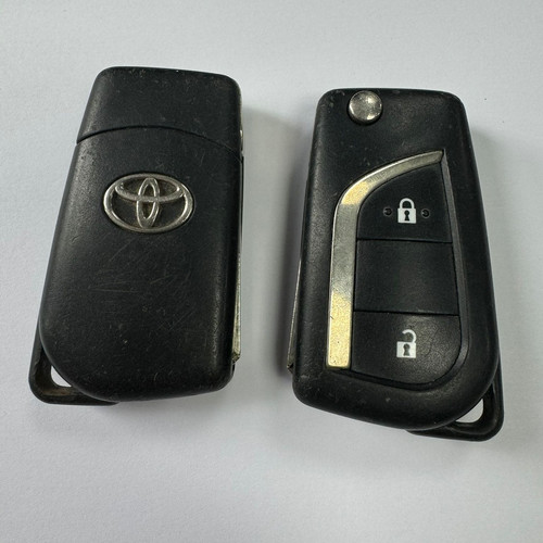 Genuine toyota button remote - toyota,