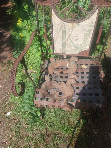 Griffin caste iron - 2,