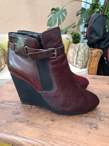 Clarks stunning burgundy horse